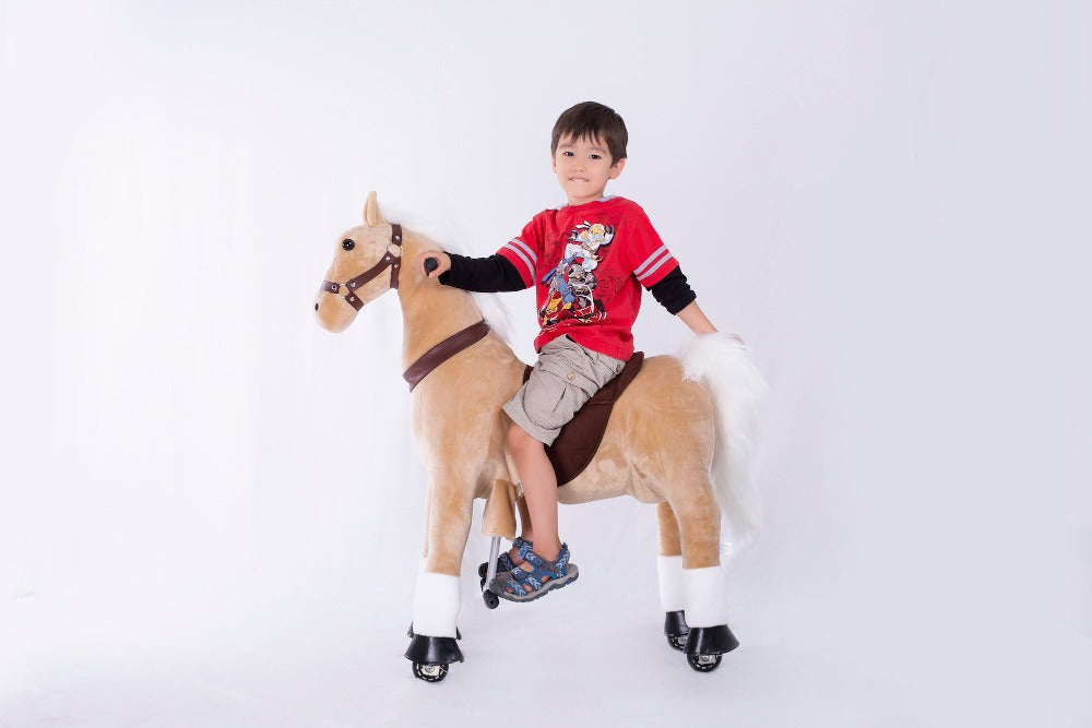 Pferd aus Plüsch zum Reiten auf Rollen